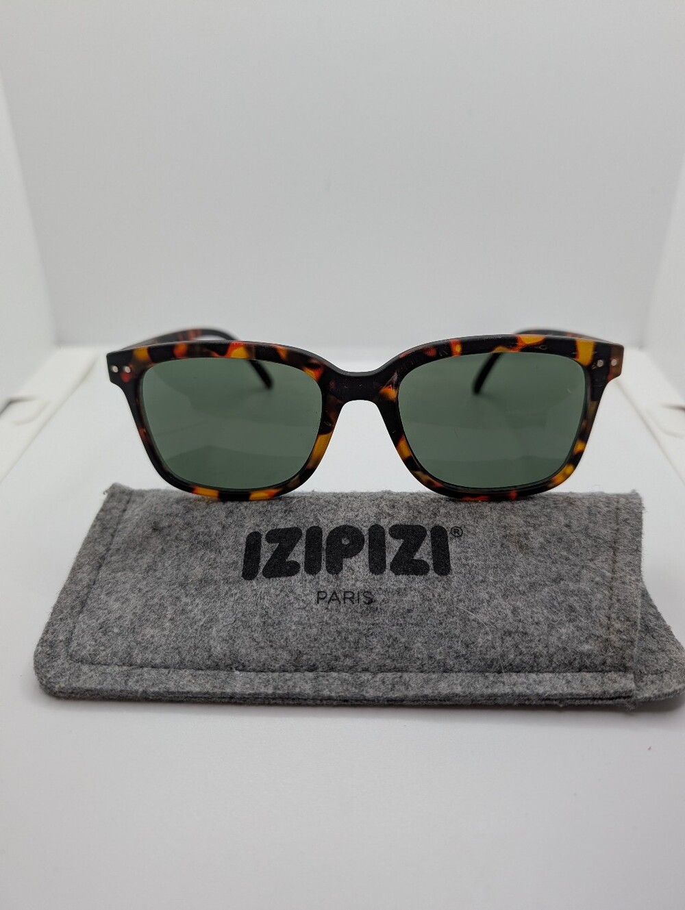Izipozi Tortoise Shell SUN #L Sunglasses And Case